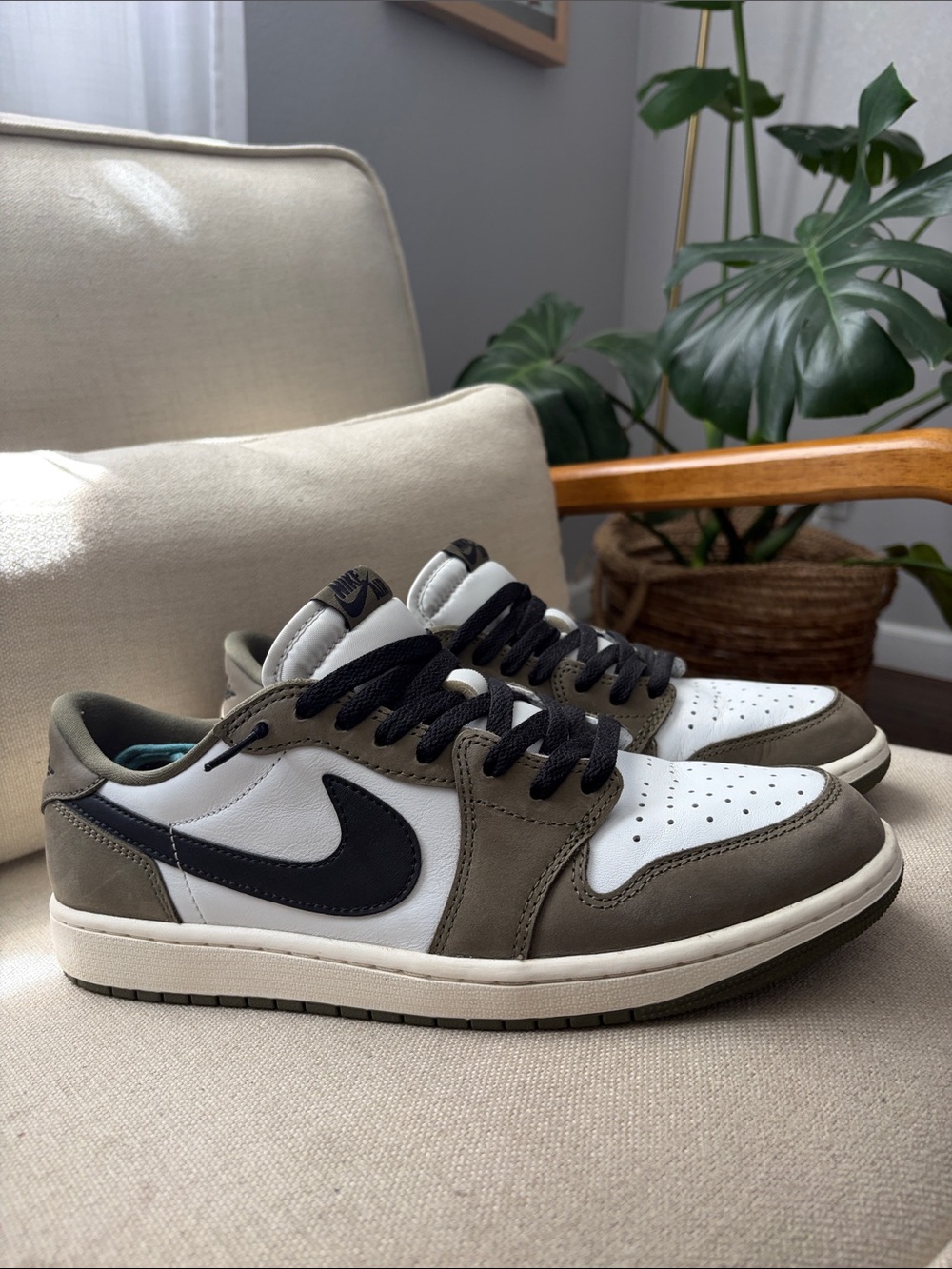 Nike Air Jordan 1 Low OG Medium Olive and Summit White / Size 11